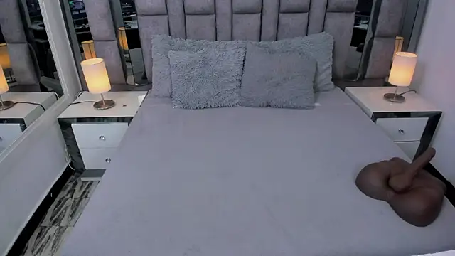 EMMAHILL1 online show from 09/28/25, 11:50