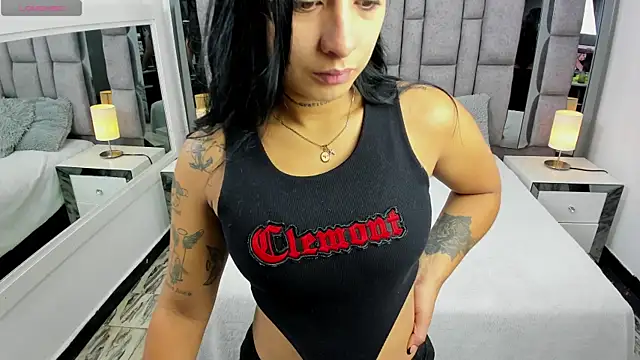 EMMAHILL1 online show from 11/16/25, 11:15