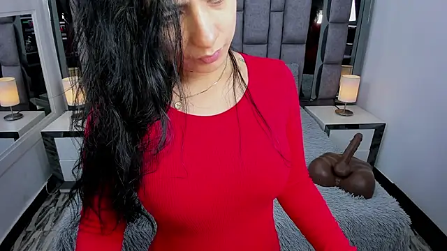 EMMAHILL1 online show from 04/07/26, 11:12