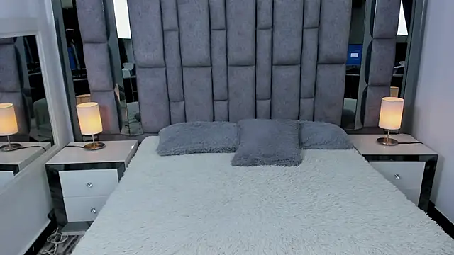 EMMAHILL1 online show from 12/16/25, 11:14