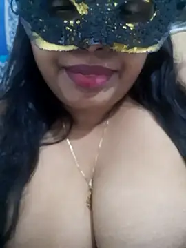 Snapshot of chubby_wife chatting on 09/14/25, 05:02 chubby wife online show from 09/14/25, 05:02