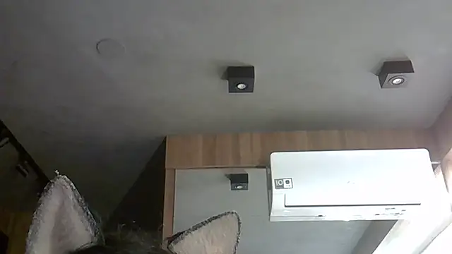 Snapshot of Skinny-Kitten chatting on 11/13/25, 02:32 Skinny-Kitten online show from 11/13/25, 02:32