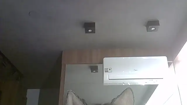 Snapshot of Skinny-Kitten chatting on 10/23/25, 06:01 Skinny-Kitten online show from 10/23/25, 06:01