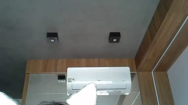 Snapshot of Skinny-Kitten chatting on 10/15/25, 06:27 Skinny-Kitten online show from 10/15/25, 06:27