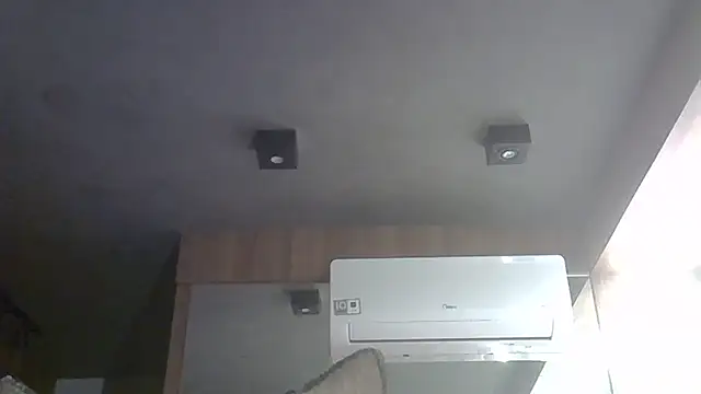 Skinny-Kitten online show from 12/21/25, 12:07