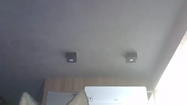 Snapshot of Skinny-Kitten chatting on 12/17/25, 03:50 Skinny-Kitten online show from 12/17/25, 03:50