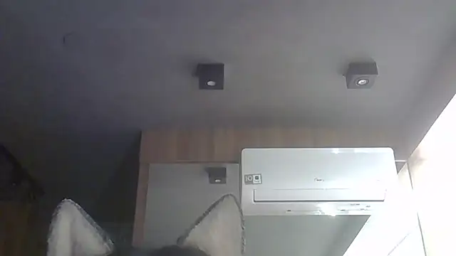 Skinny-Kitten online show from 12/18/25, 10:35