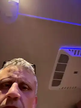 Snapshot of prekumstud chatting on 03/02/25, 12:03 prekumstud online show from 03/02/25, 12:03