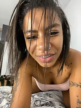 Snapshot of ATENEA_SEXXXY chatting on 03/19/25, 05:50 ATENEA SEXXXY online show from 03/19/25, 05:50