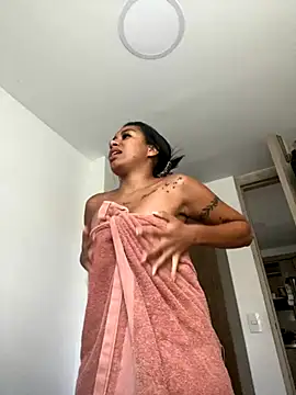 Snapshot of ATENEA_SEXXXY chatting on 10/18/25, 12:29 ATENEA SEXXXY online show from 10/18/25, 12:29