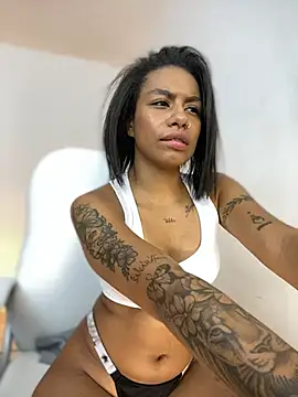 Snapshot of ATENEA_SEXXXY chatting on 01/07/25, 10:52 ATENEA SEXXXY online show from 01/07/25, 10:52