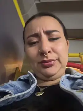 Abril Luv online show from 05/09/26, 01:31