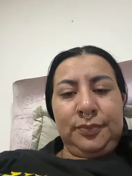 Abril Luv online show from 06/08/26, 01:22