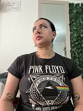 Abril Luv online show from 06/15/26, 01:22