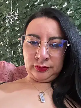 Abril Luv online show from 03/11/25, 03:23