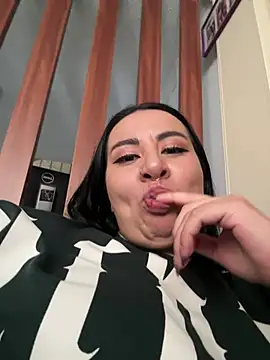 Abril Luv online show from 07/09/26, 01:54