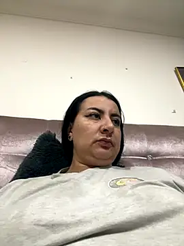 Abril Luv online show from 11/23/25, 02:10