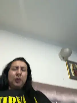 Abril Luv online show from 04/15/26, 01:11