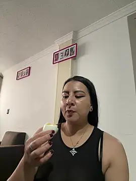 Abril Luv online show from 04/15/26, 01:15