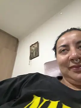 Abril Luv online show from 05/25/26, 12:54