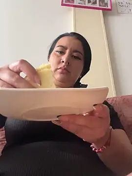 Abril Luv online show from 06/12/26, 12:47