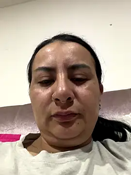 Abril Luv online show from 09/10/25, 01:48