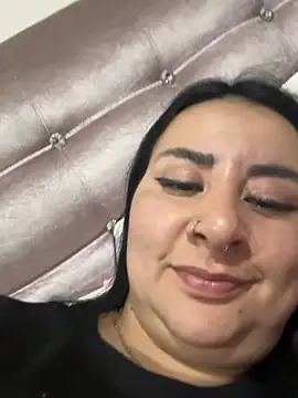 Abril Luv online show from 07/10/26, 02:00