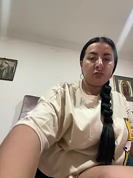 Abril Luv online show from 06/15/26, 12:33