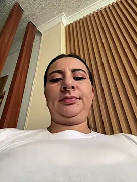 Abril Luv online show from 04/02/26, 01:07