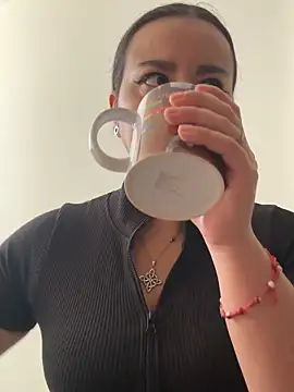 Abril Luv online show from 02/10/26, 01:21