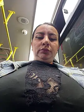 Abril Luv online show from 11/22/25, 12:21