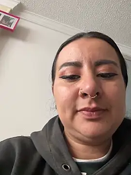 Abril Luv online show from 03/25/26, 01:43