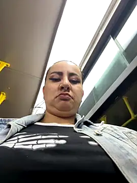 Abril Luv online show from 10/24/25, 12:09