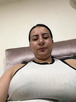 Abril Luv online show from 03/25/26, 01:39