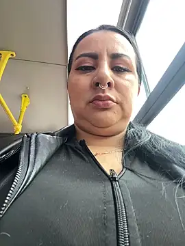 Abril Luv online show from 05/21/26, 12:02