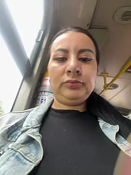 Abril Luv online show from 03/12/25, 12:04