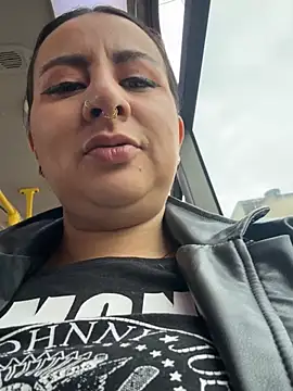 Abril Luv online show from 04/08/26, 12:17