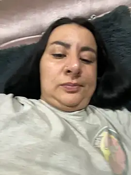 Abril Luv online show from 11/25/25, 01:28