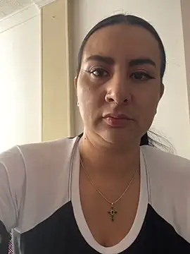 Abril Luv online show from 09/09/25, 01:42