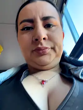 Abril Luv online show from 11/12/25, 12:09