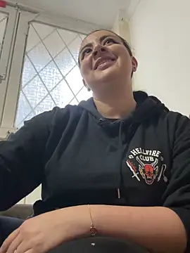 Abril Luv online show from 10/25/25, 10:47