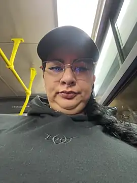 Abril Luv online show from 03/15/25, 10:24