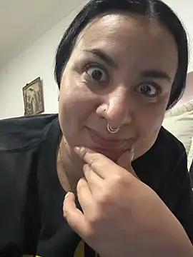 Abril Luv online show from 06/08/26, 01:28