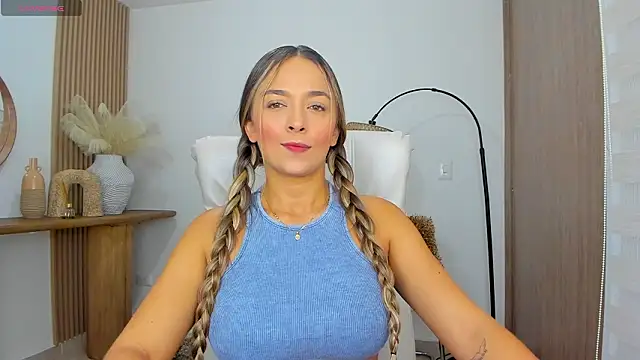 wandathompson  online show from 03/20/26, 10:05