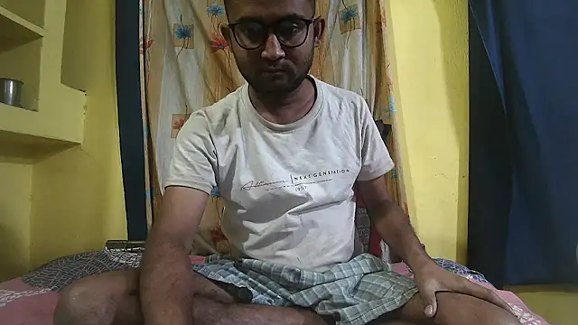 Snapshot of Cute_boy2000 chatting on 03/09/25, 12:53 Cute boy2000 online show from 03/09/25, 12:53