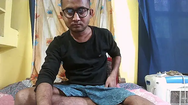 Snapshot of Cute_boy2000 chatting on 03/12/25, 01:36 Cute boy2000 online show from 03/12/25, 01:36