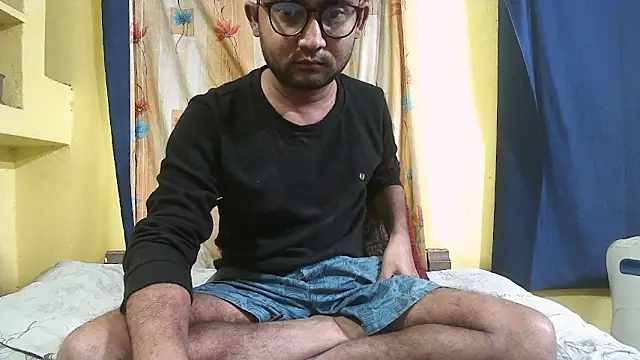 Snapshot of Cute_boy2000 chatting on 02/23/25, 12:08 Cute boy2000 online show from 02/23/25, 12:08