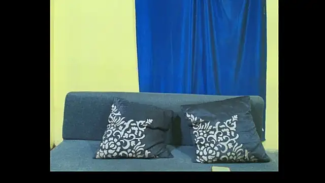 Snapshot of Cute_boy2000 chatting on 11/25/25, 12:33 Cute boy2000 online show from 11/25/25, 12:33