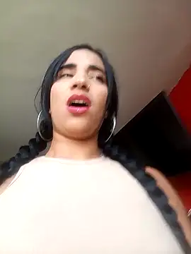 Snapshot of _nathaly_sweet chatting on 10/15/25, 05:32 nathaly sweet online show from 10/15/25, 05:32