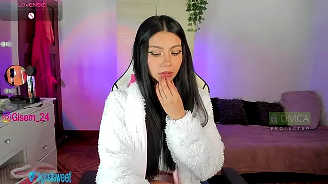 Gisell1501997 online show from 10/27/25, 07:48